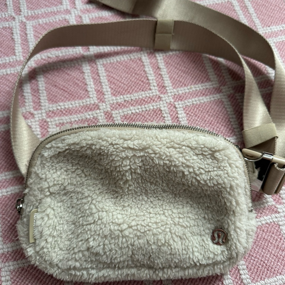 Lululemon Sherpa Fleece Belt Bag Fanny Pack